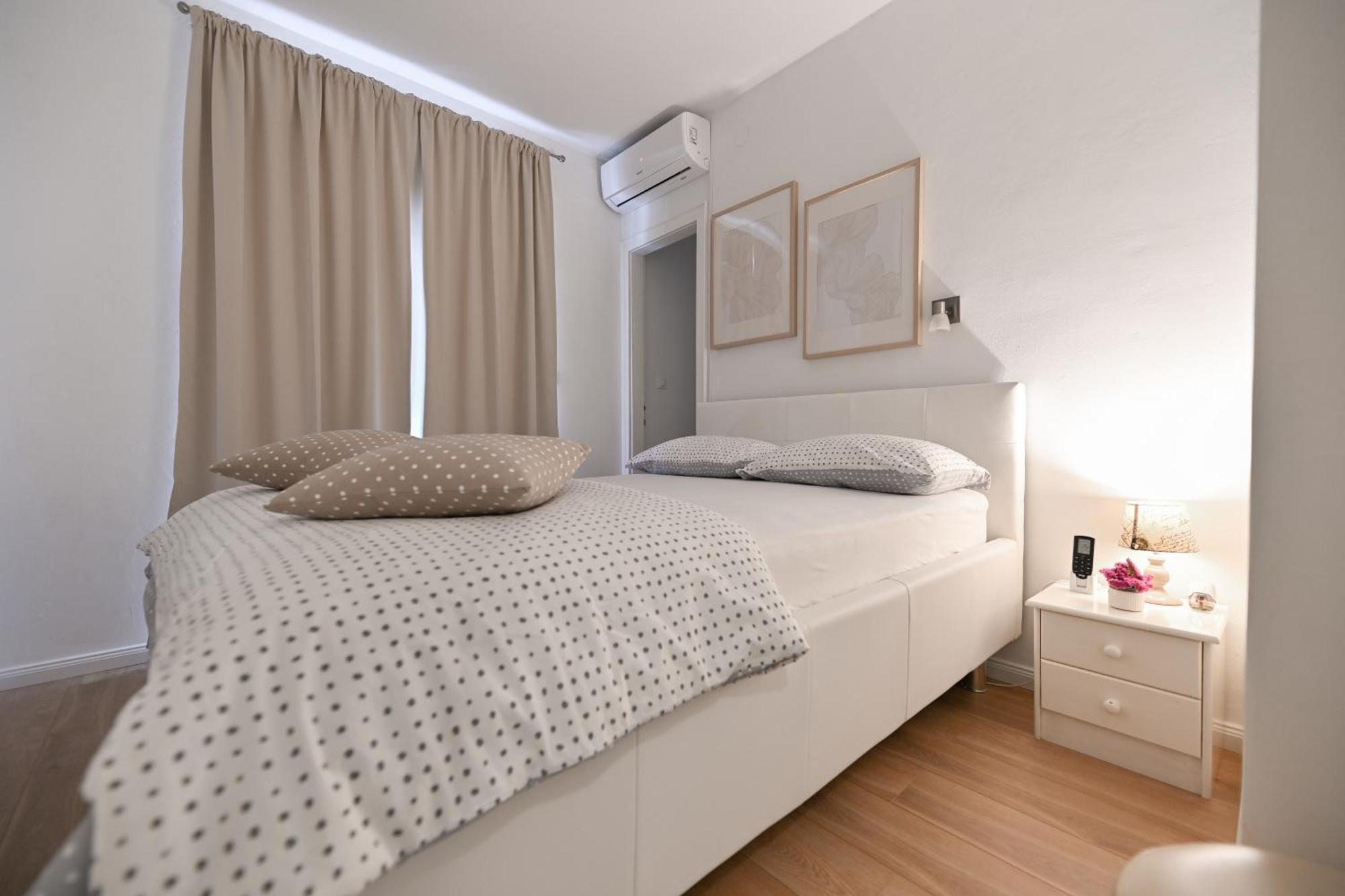 Near Zadar City Center Apartment With Free Parking And Air Condition In Each Room Exterior photo